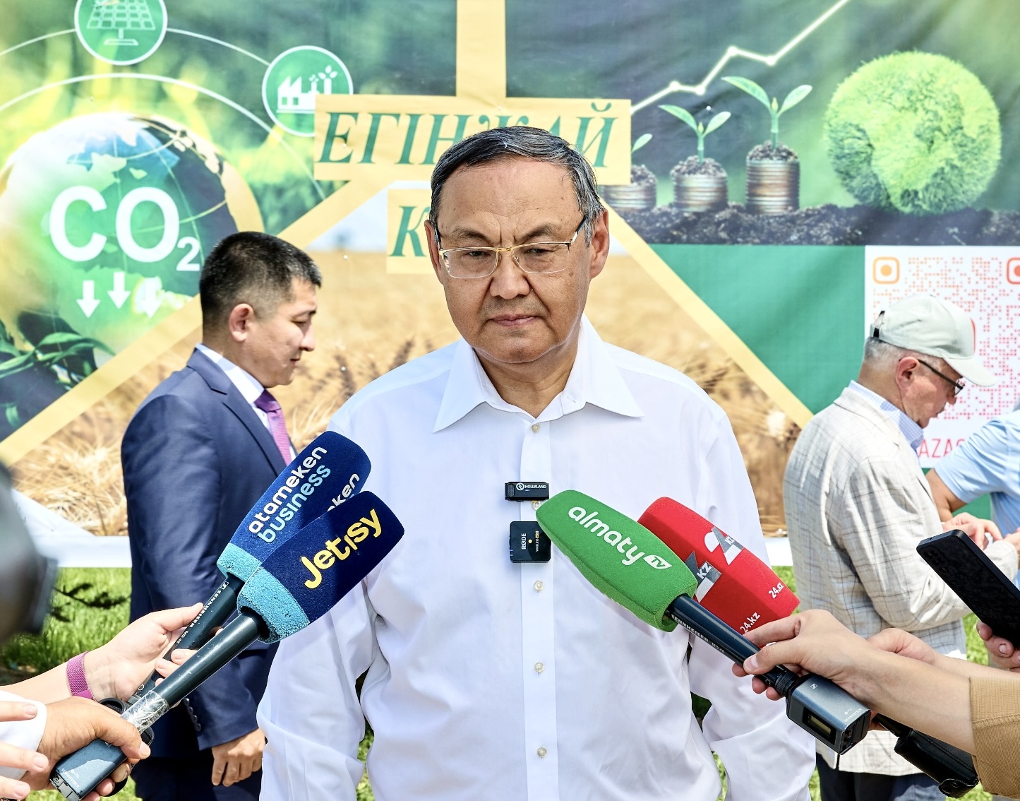 02c86d2c-6cc8-4044-95a3-cce0e77e5e0a